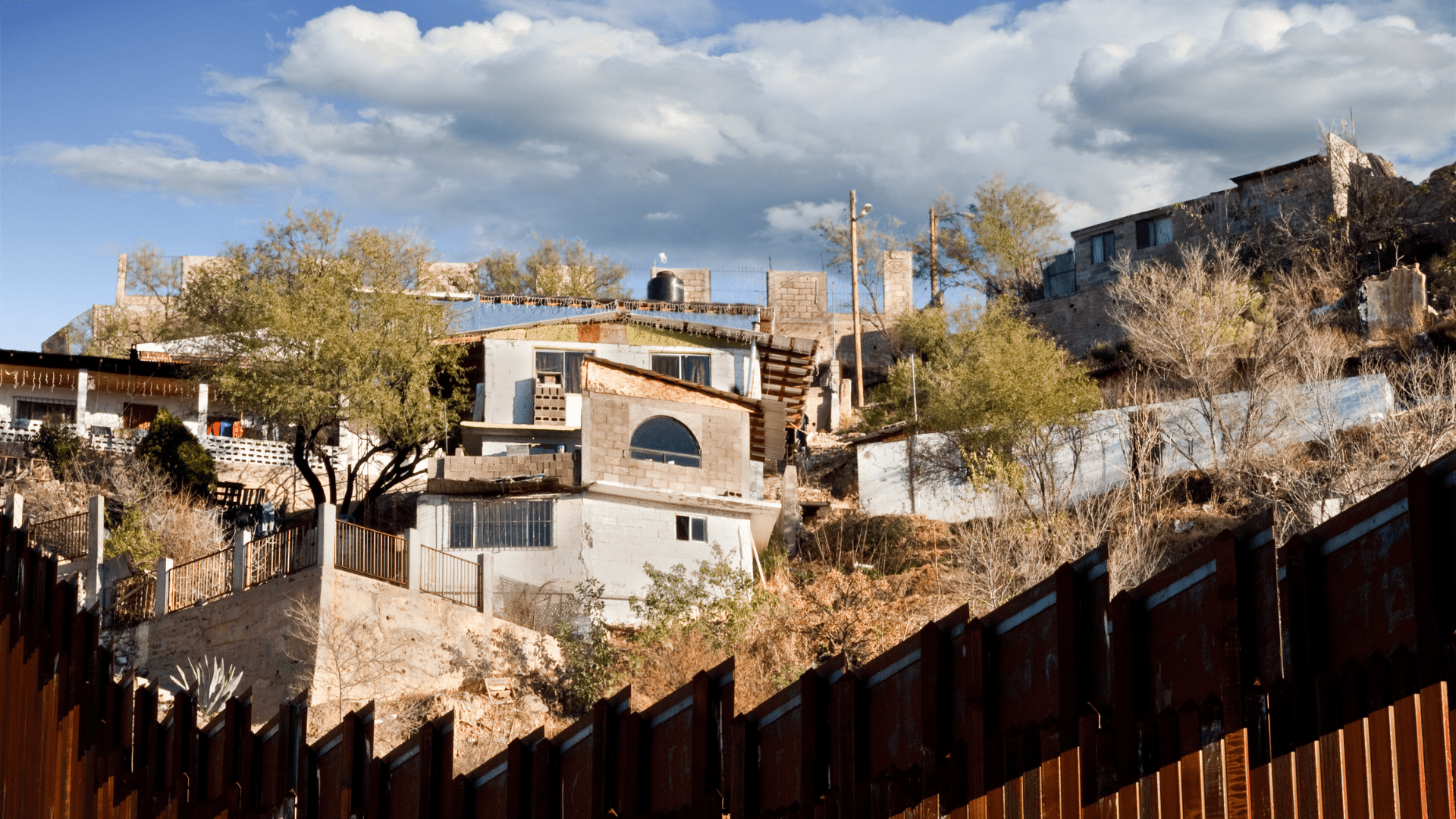 border california mexico fenced